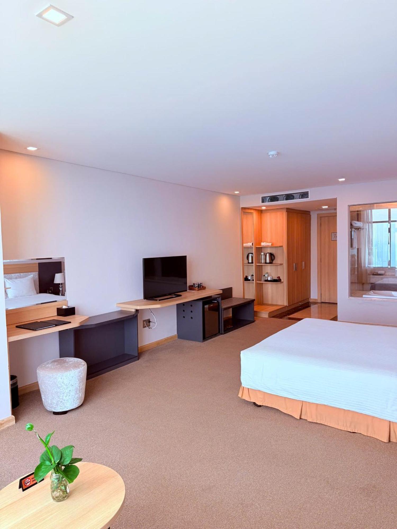 Muong Thanh Luxury Nha Trang Hotel Exterior photo